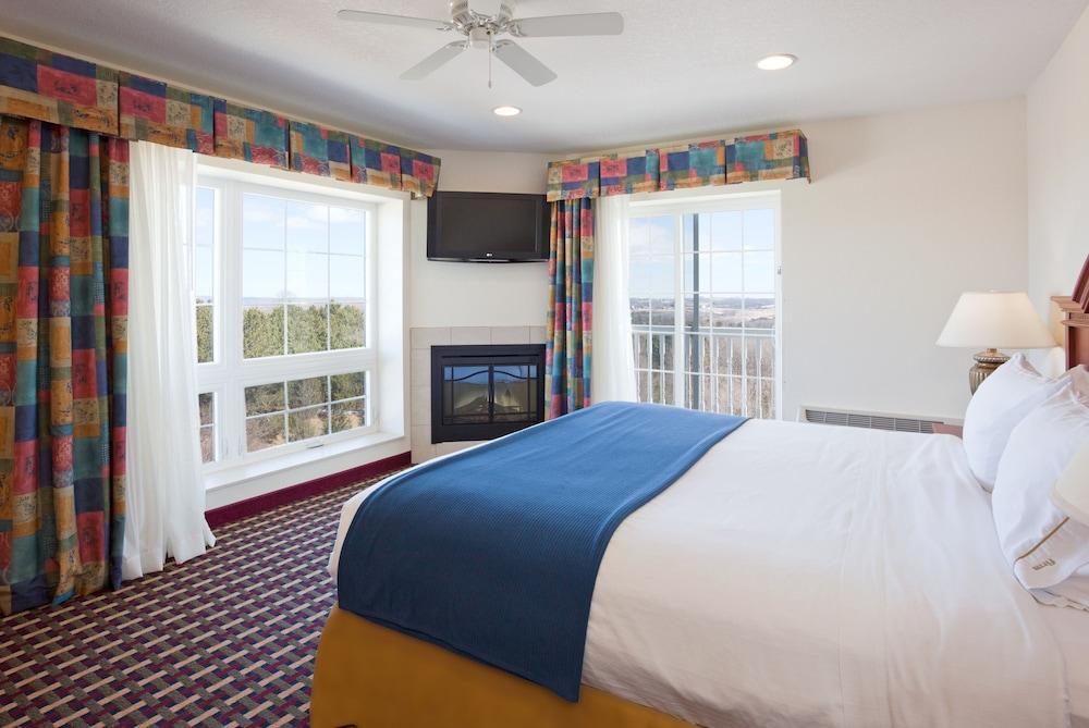 Holiday Inn Express Hotel & Suites Petoskey By Ihg Zewnętrze zdjęcie