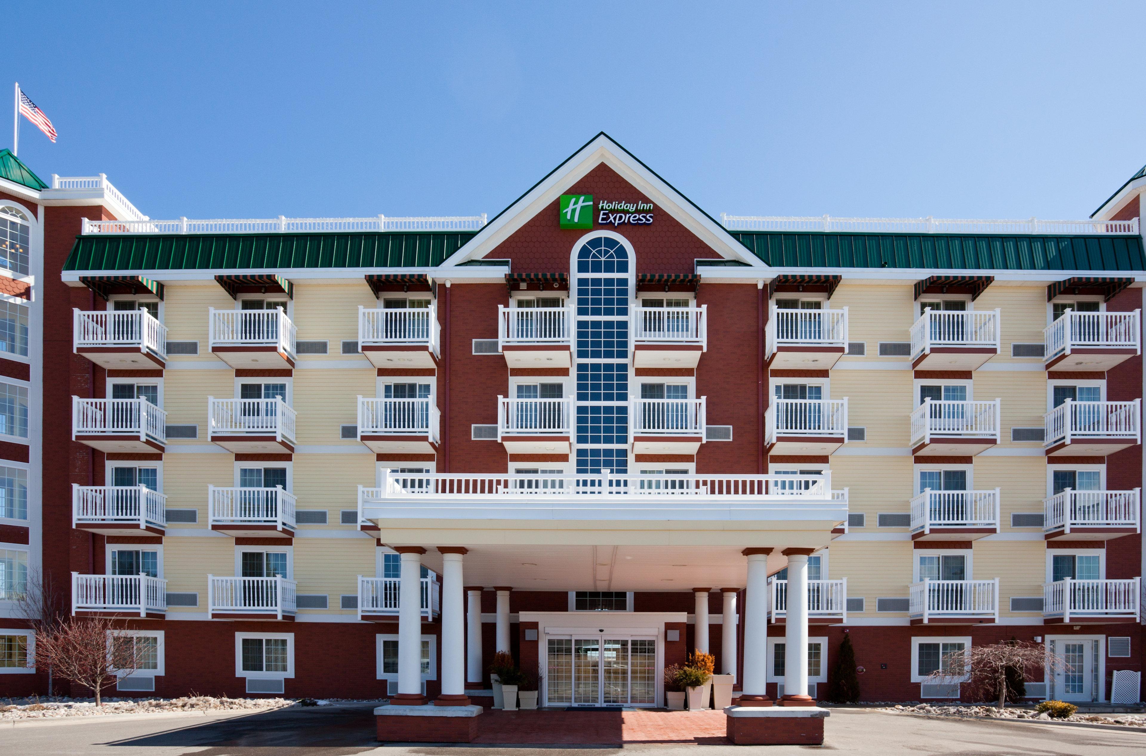 Holiday Inn Express Hotel & Suites Petoskey By Ihg Zewnętrze zdjęcie