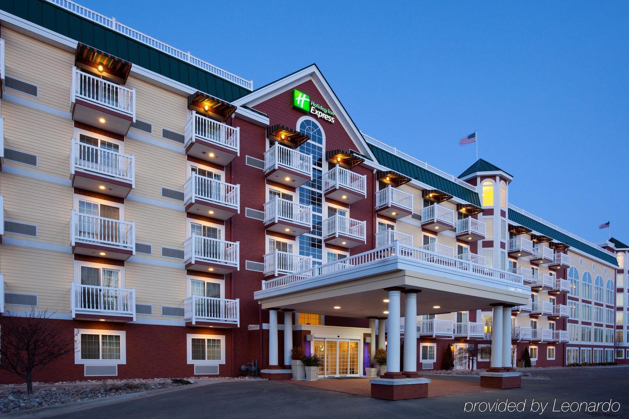 Holiday Inn Express Hotel & Suites Petoskey By Ihg Zewnętrze zdjęcie